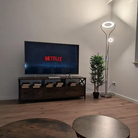 Luxapts Phantasialand-koeln-messe-balkon-kueche شقة