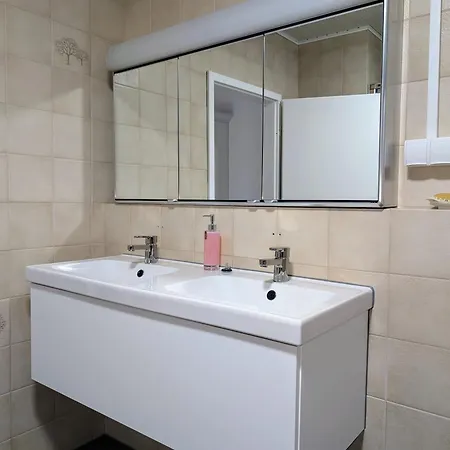 Luxapts Phantasialand-koeln-messe-balkon-kueche Apartamento *